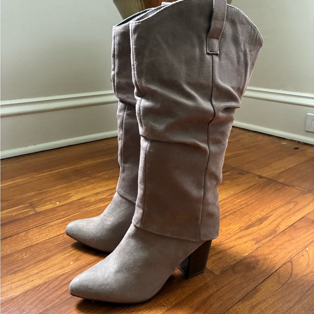 Tan Heeled Boots with Slouchy Design size 8